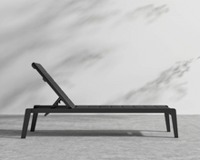 Load image into Gallery viewer, Emoti Sunlounge with padding